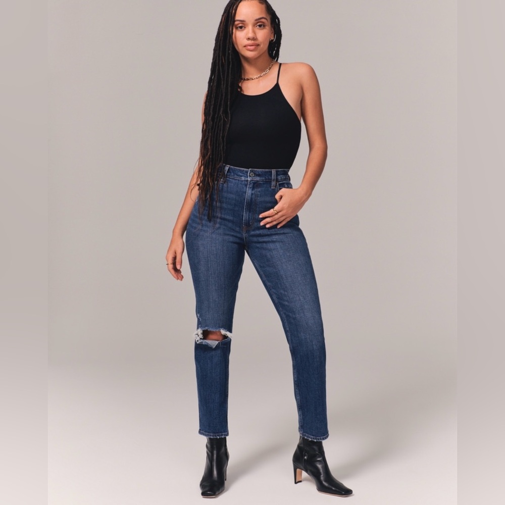 Abercrombie & Fitch | Curve Love Ultra High Rise Ankle Straight Jean | Size 27/4 - Picture 3 of 8